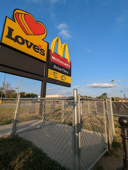 Dog Park at Love's Travel Stops 6
