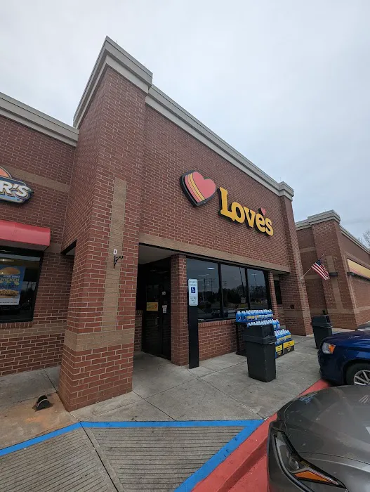 Dog Park at Love’s Travel Stops 10