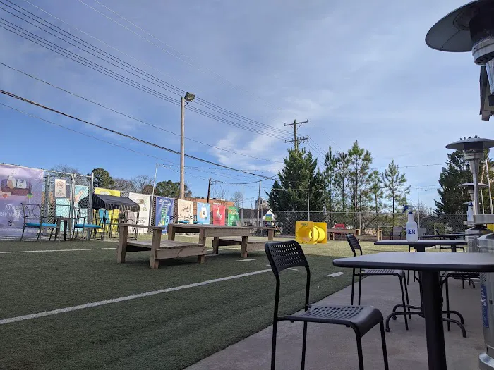 Doggos Dog Park & Pub 4