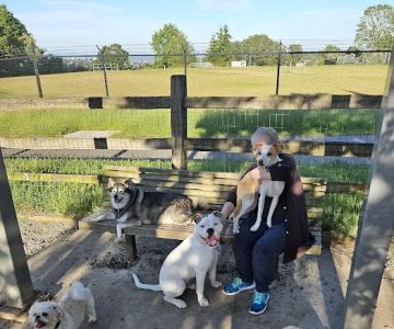 Magnolia Manor Park Off-Leash Area