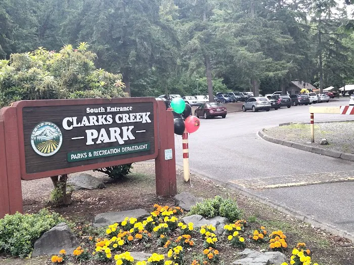 Clarks Creek Off-Leash Dog Park 3