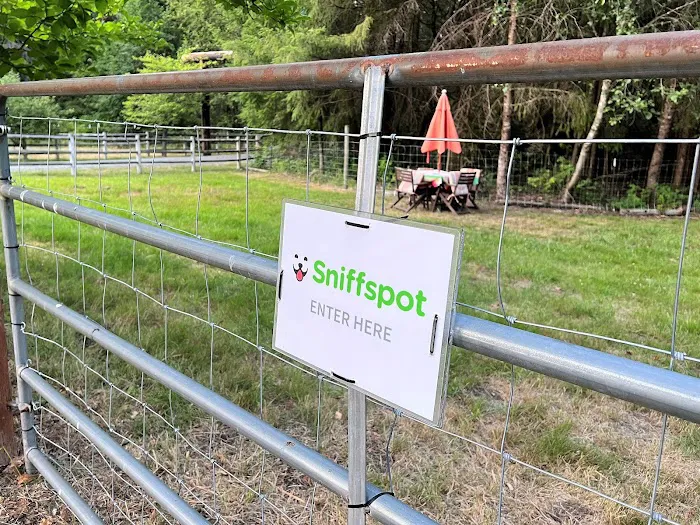 Tolt Tail-Waggin Sniffspot - Private Dog Park rental 1