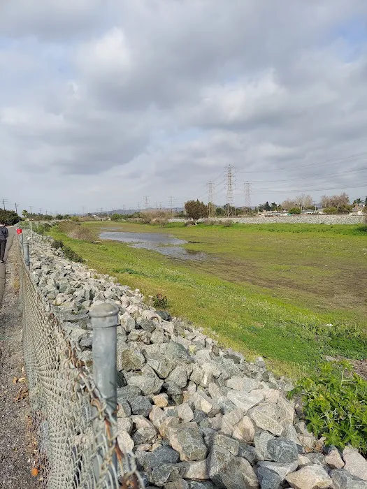 Rio San Gabriel Dog Park 7