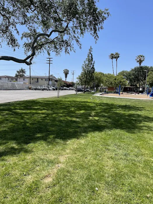 Rio San Gabriel Dog Park 9