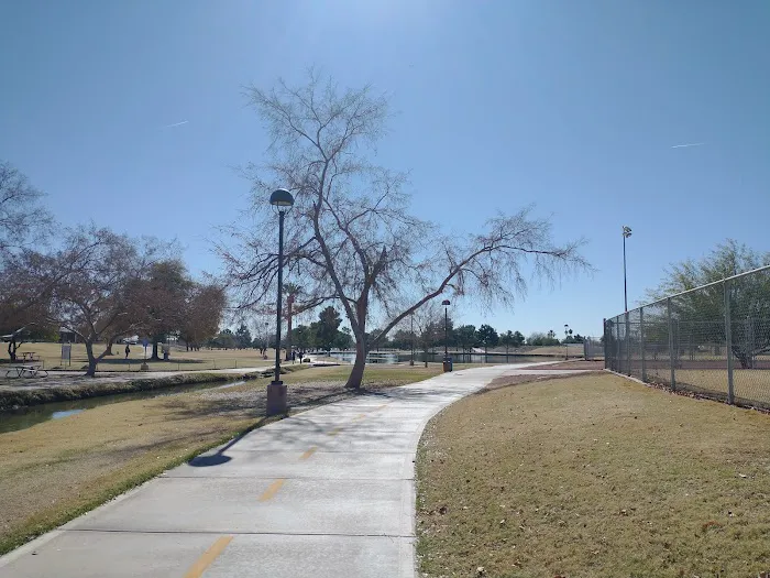 Vista del camino off-leash area 7