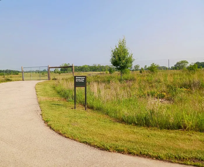 Waukegan Savanna Off-Leash Dog Area 9