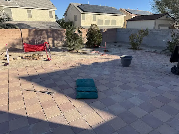 Kaurie’s fully fenced yard with agility trading course 1