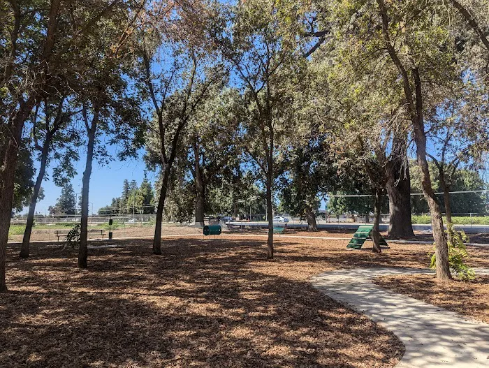 Mooney Grove Dog Park 7