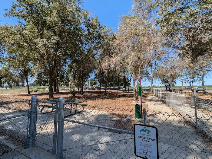Mooney Grove Dog Park 10