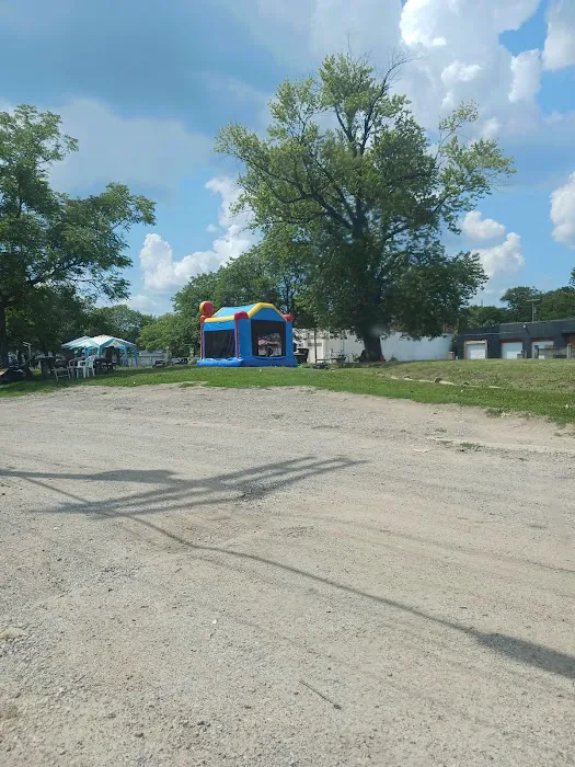 Pilgrim Dog Park & Beer Garden 4