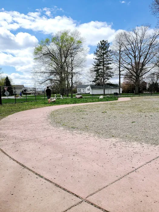 Brownstown Dog Park 8