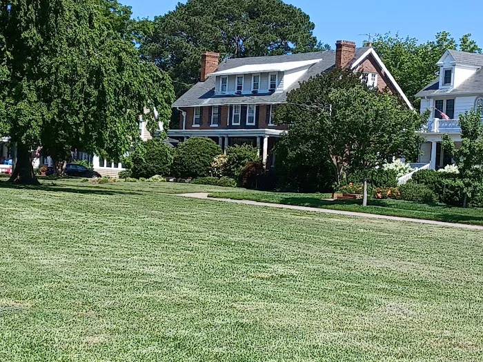 Cambridge Crescent Dog Park 6