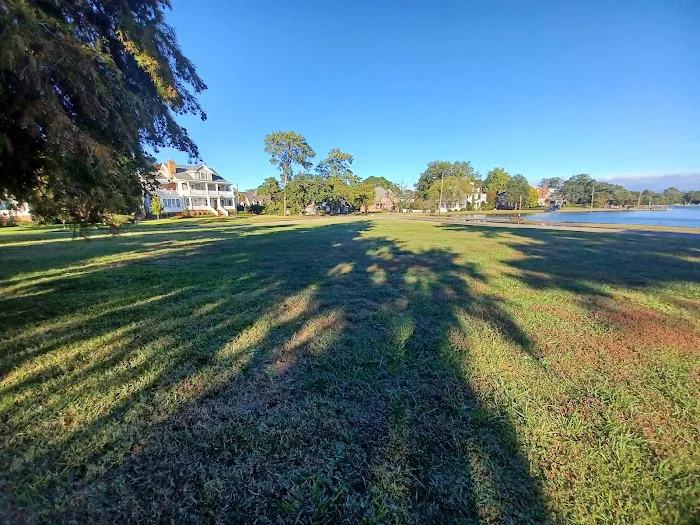Cambridge Crescent Dog Park 4