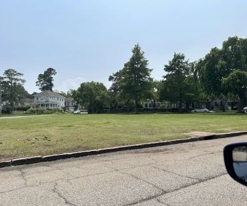 Cambridge Crescent Dog Park