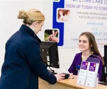 How Much Does a Veterinary Receptionist Get Paid? Insights, Ranges & Growth Tips