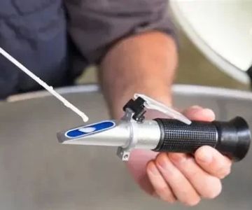 How to Clean a Veterinary Refractometer Properly and Safely