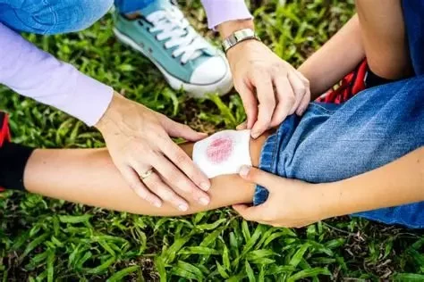 How to Effectively Treat Minor Cuts and Scrapes at Home